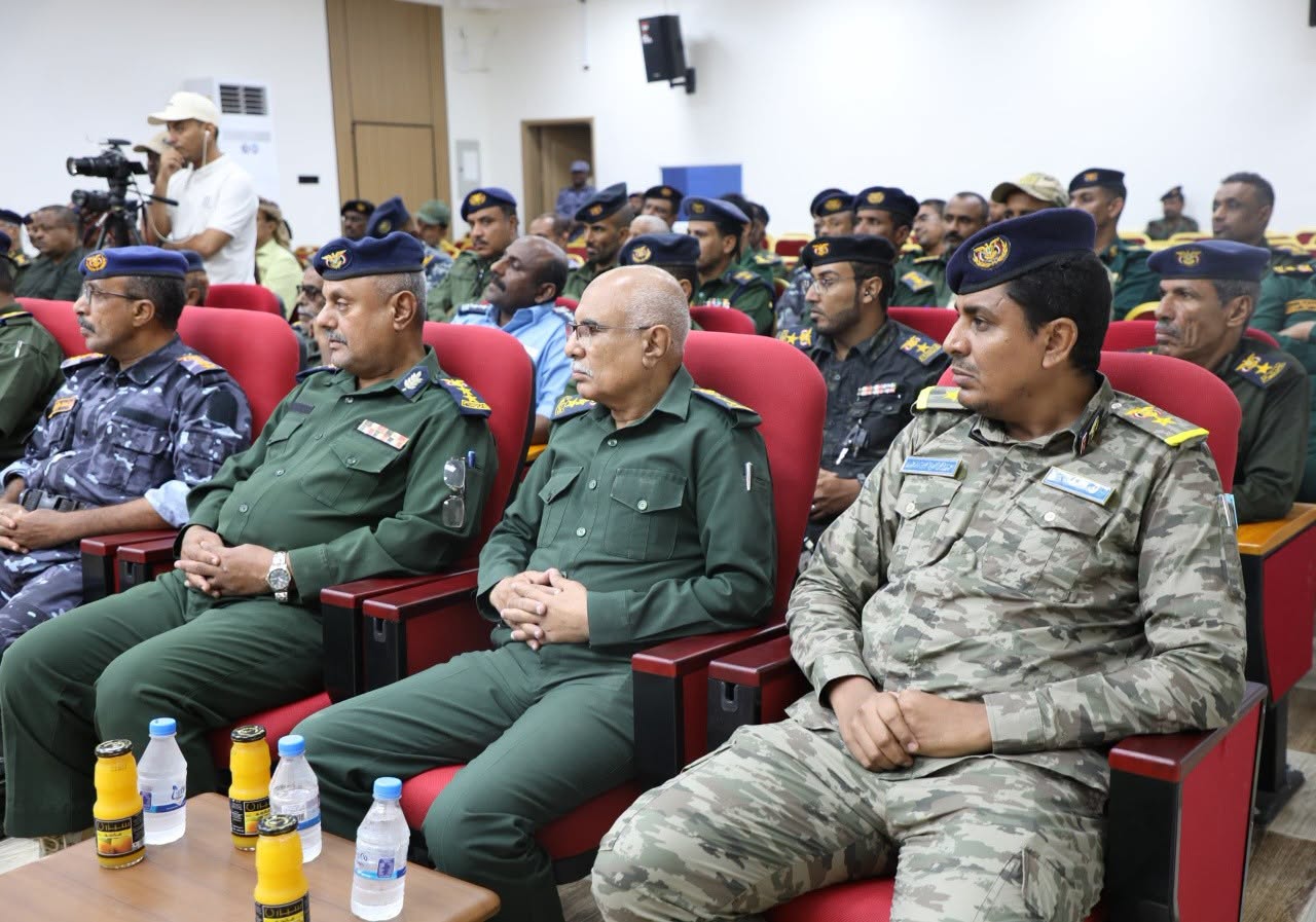 القيادات الأمنية بساحل حضرموت تبحث توحيد الجهود وتعزيز الجاهزية لمواجهة التحديات الأمنية