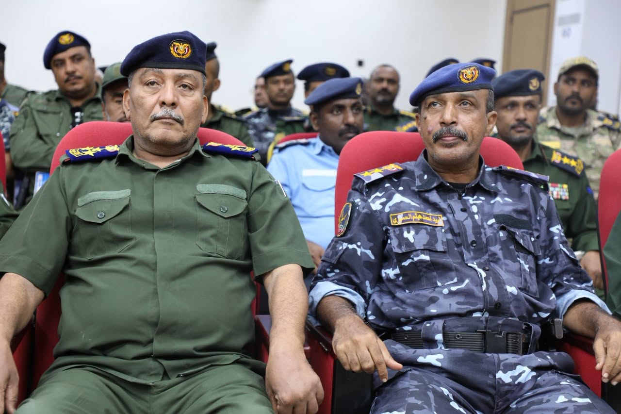 القيادات الأمنية بساحل حضرموت تبحث توحيد الجهود وتعزيز الجاهزية لمواجهة التحديات الأمنية