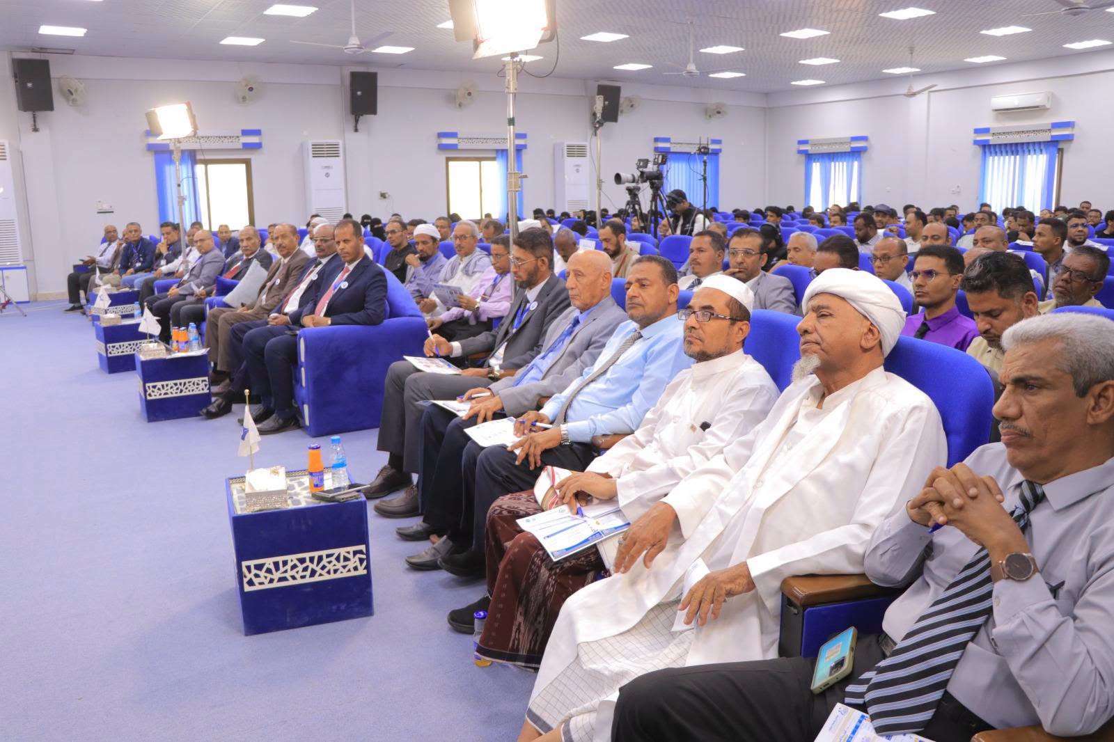 جامعة سيئون تنظم منتدى للحوار بين الثقافات والتعايش المجتمعي بمشاركة أكاديميين وباحثين من اليمن وخارجه