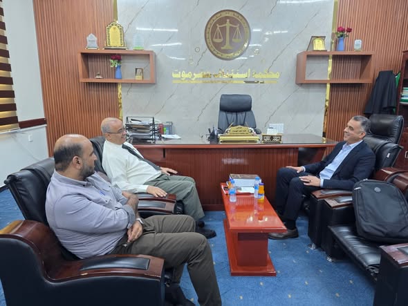 رئيس محكمة استئناف حضرموت يبحث مع مكتب الأمم المتحدة تعزيز التعاون في مجال العدالة الجنائية ومكافحة الجريمة البحرية