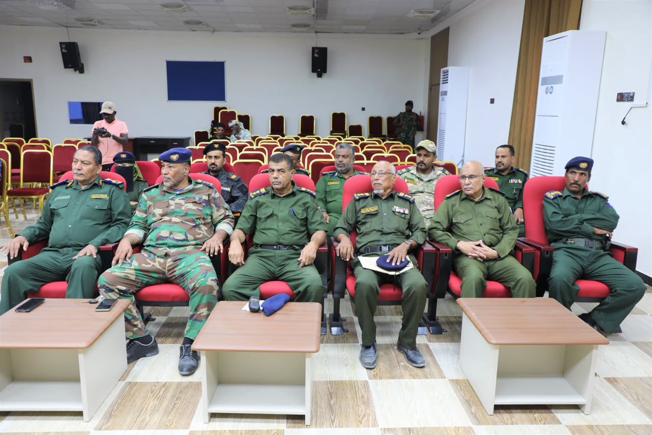 العميد الجابري يترأس اجتماعًا موسعًا لقيادات الأمن بساحل حضرموت لمناقشة مستجدات الأوضاع وتعزيز الجاهزية الأمنية