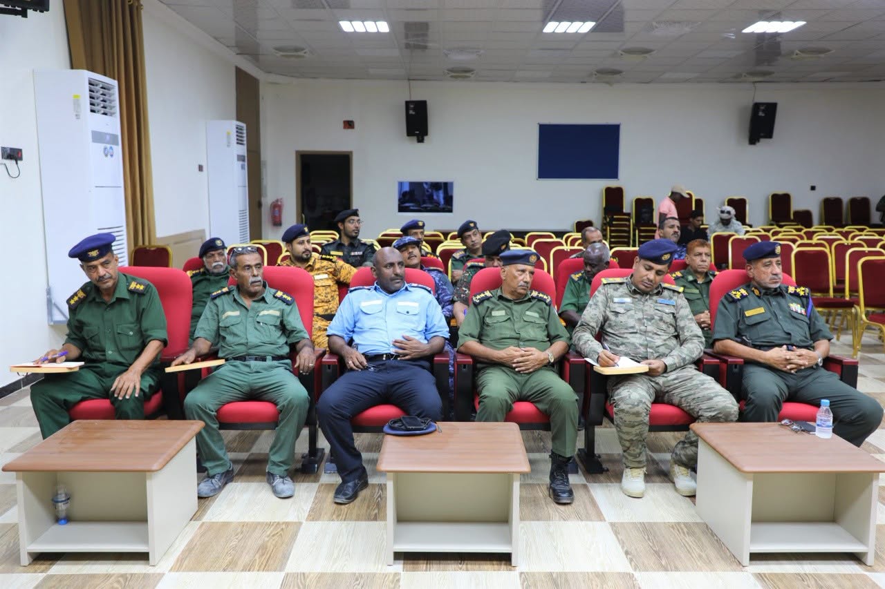 العميد الجابري يترأس اجتماعًا موسعًا لقيادات الأمن بساحل حضرموت لمناقشة مستجدات الأوضاع وتعزيز الجاهزية الأمنية