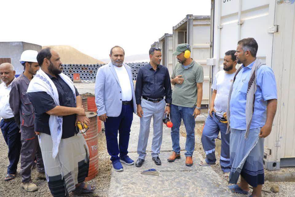 وكيل حضرموت لشؤون الطاقة يتفقد أوضاع الكهرباء في مديريتي الديس الشرقية والريدة وقصيعر